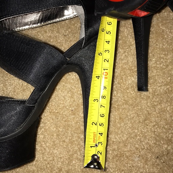 Black ankle bootie heels - Picture 5 of 8